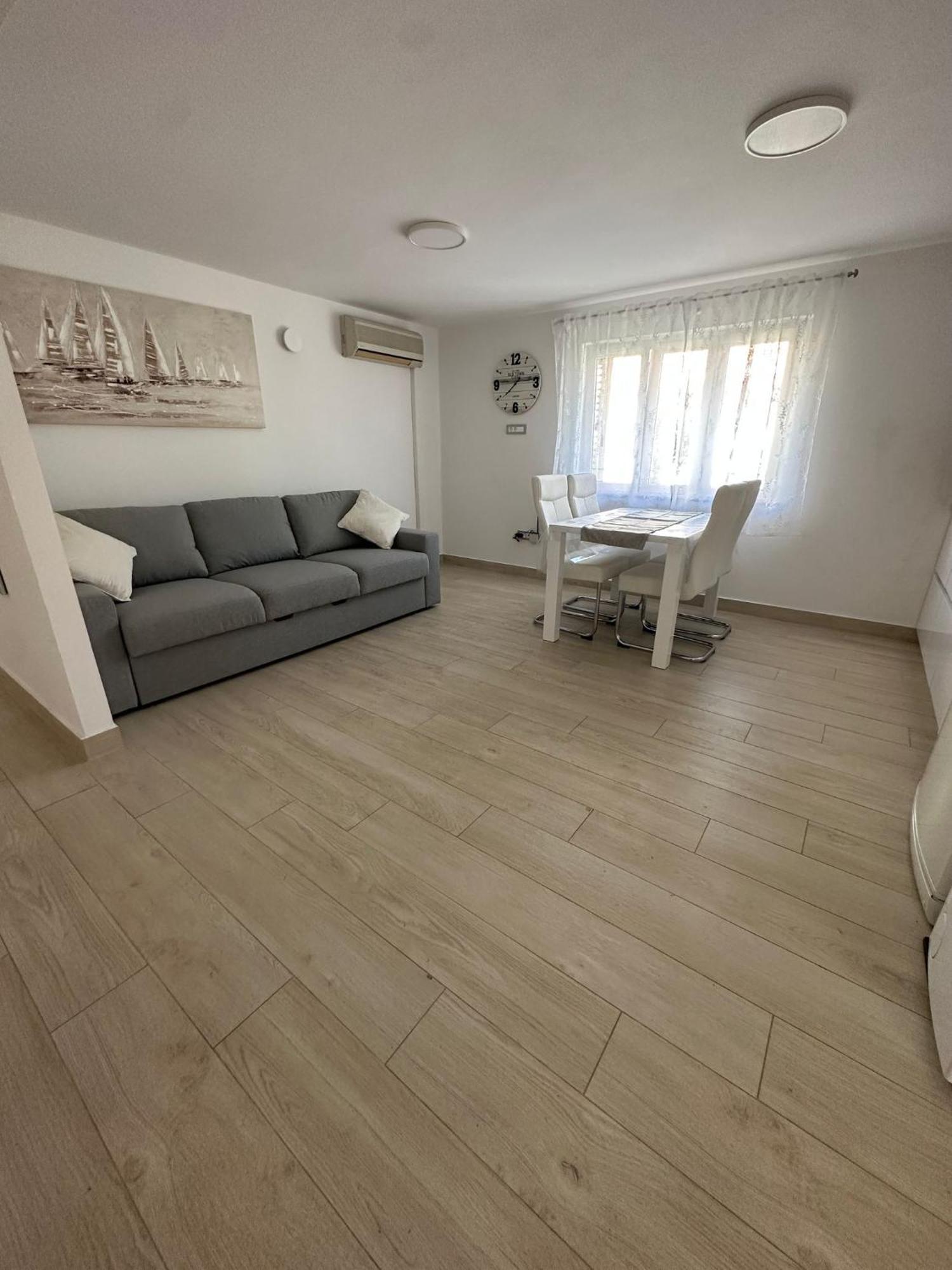 Apartments Vinse Near Rab Center Rab Town Room photo
